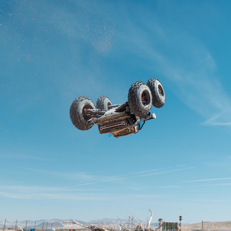 1/5 OUTCAST 8S EXB AVC 4X4 RTR Brushless Stunt Truck, Black