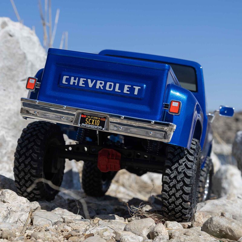 Axial 1/10 SCX10 III Base Camp 1982 Chevy K10 4X4 RTR