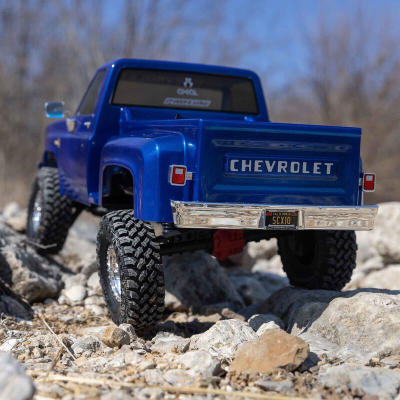 Axial 1/10 SCX10 III Base Camp 1982 Chevy K10 4X4 RTR