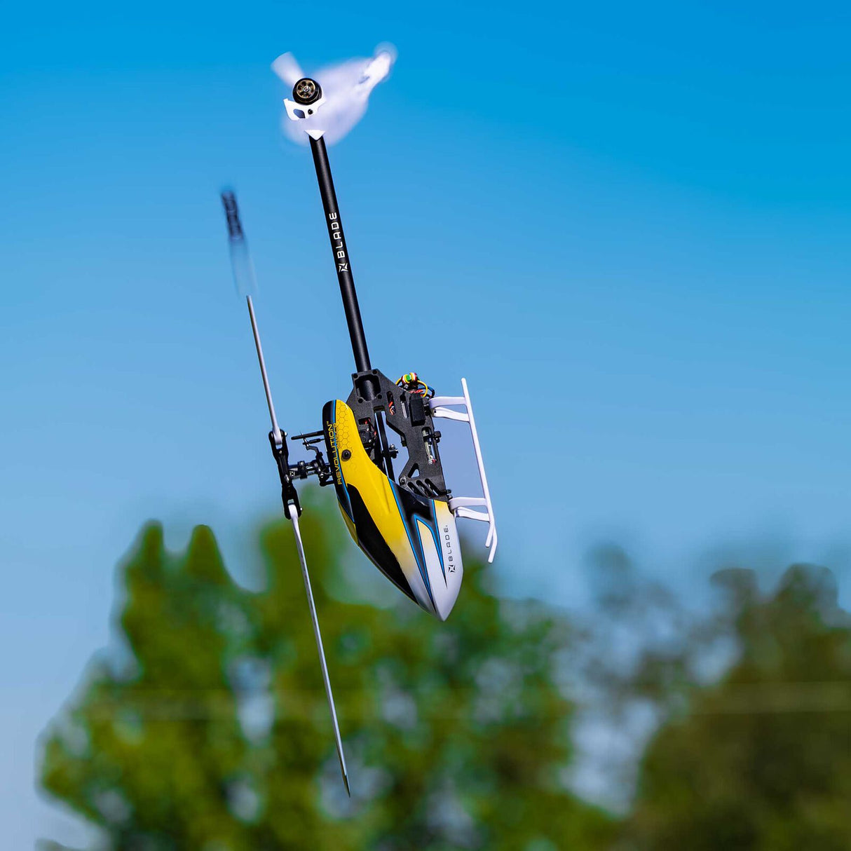 Blade Revolution 235 CP BNF Basic with SAFE