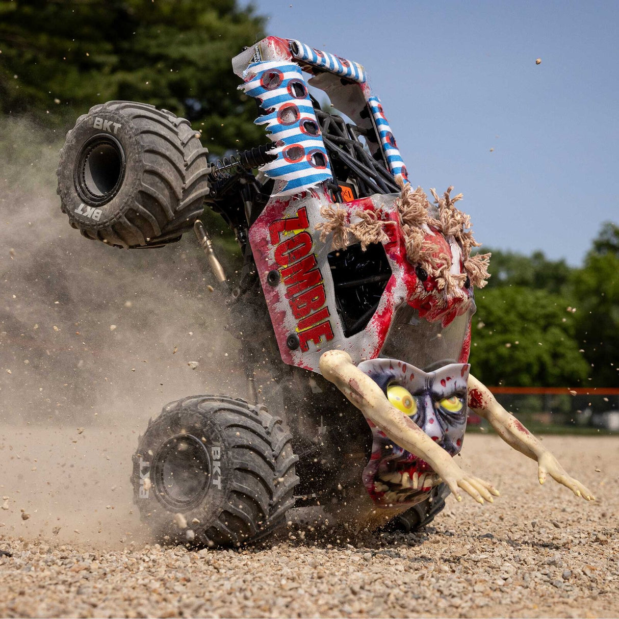 1/18 Losi Mini LMT Zombie Monstor Truck (Battery & Charger Included)