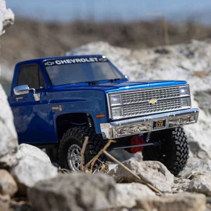 Axial 1/10 SCX10 III Base Camp 1982 Chevy K10 4X4 RTR