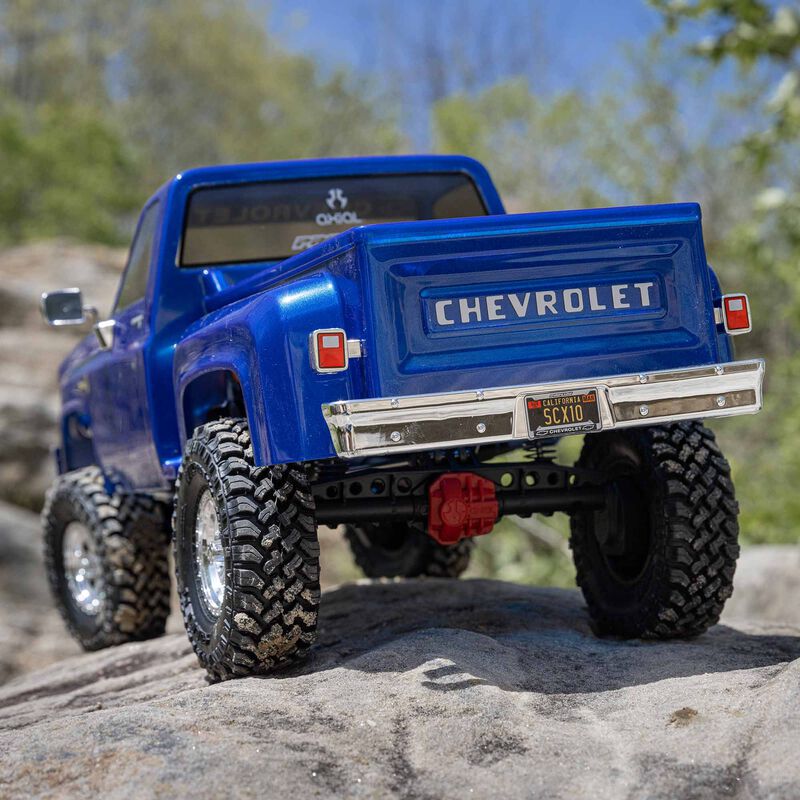 Axial 1/10 SCX10 III Base Camp 1982 Chevy K10 4X4 RTR
