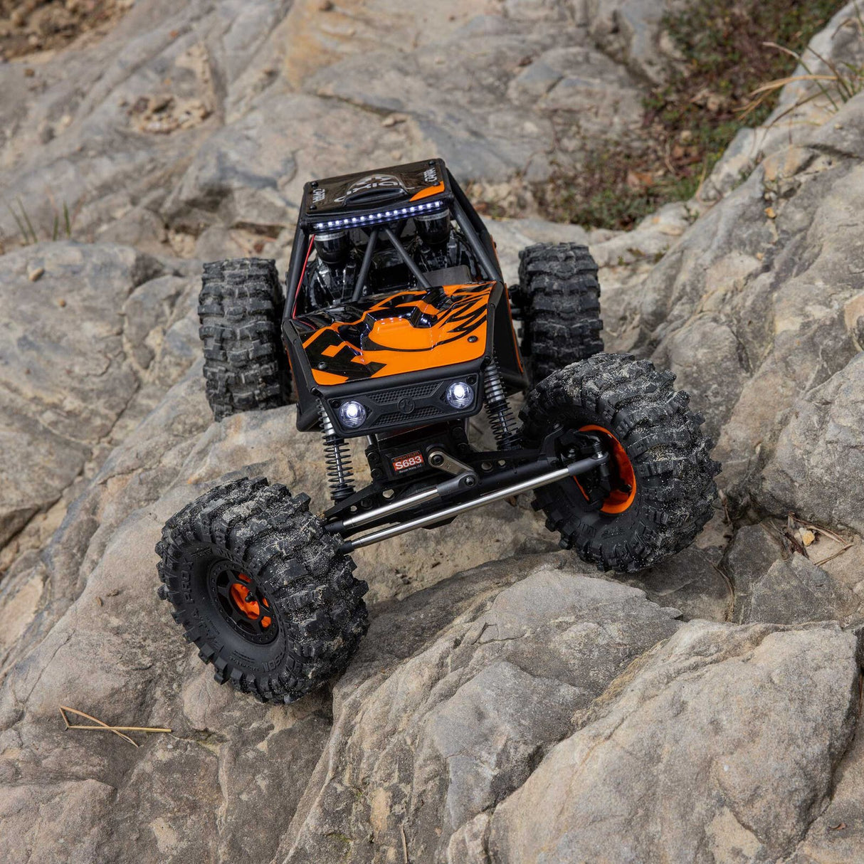 1/10 UTB10 Capra 1.9 4WS 4X4 RTR Brushed Rock Crawler, Orange